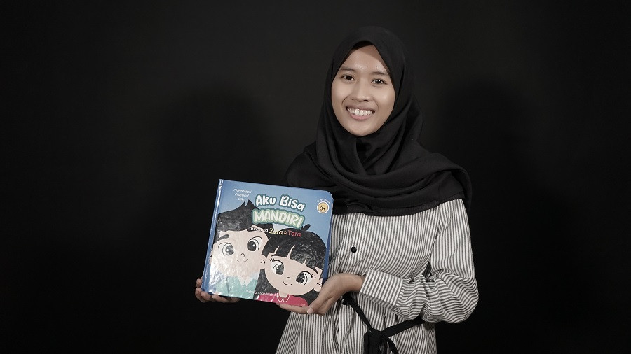 Latih Motorik Anak lewat Busy Book “Aku Bisa Mandiri” karya Mahasiswa DKV Undika