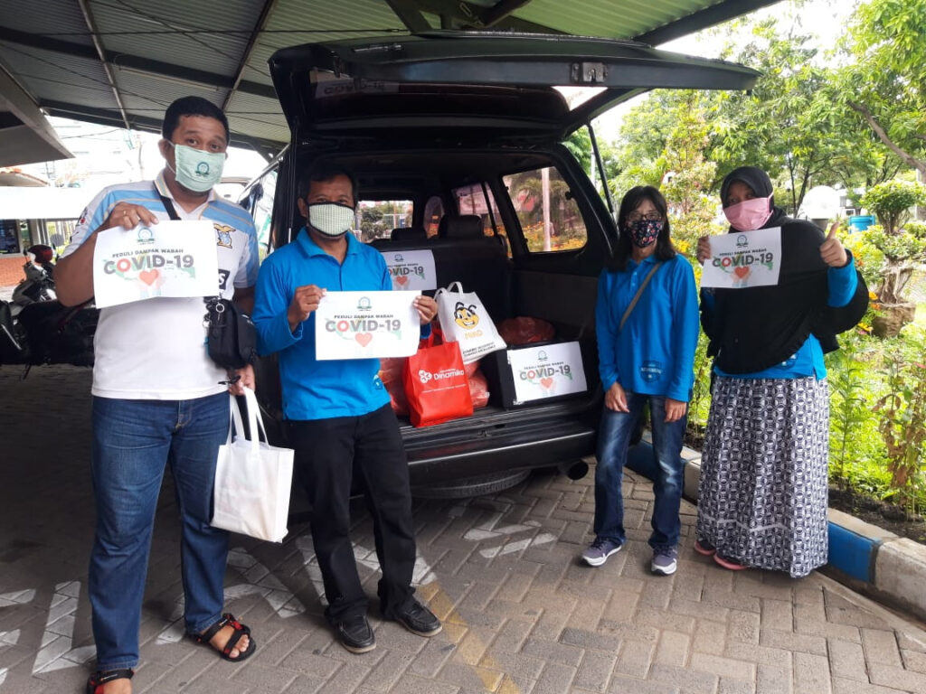 Undika Gabung FPPTI Jatim Bagikan Sembako untuk Warga