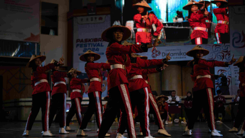 'Paskibra Festival 2024' Universitas Dinamika Menjadi Ajang Berkreasi dan Berprestasi bagi Pelajar di Jawa Timur