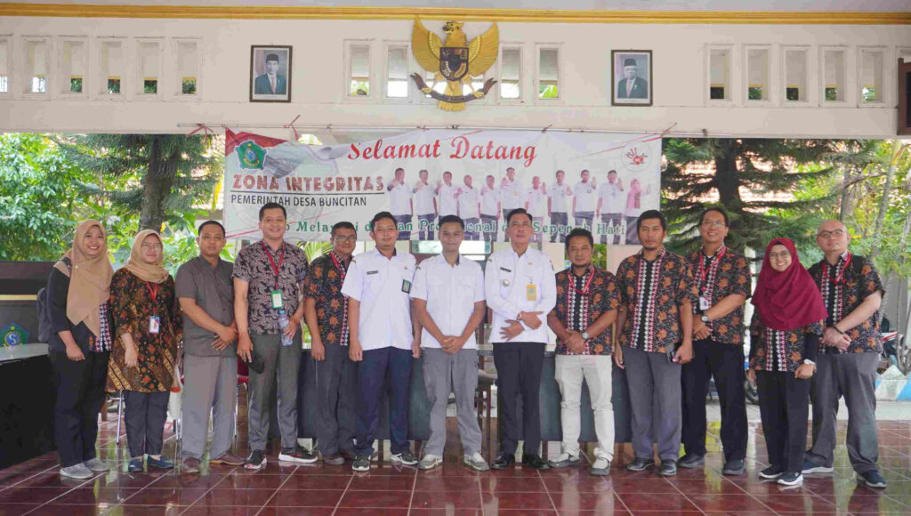 Universitas Dinamika dan Pemerintah Desa Buncitan Lakukan Penandatanganan MoU untuk Wujudkan Buncitan Smart Village