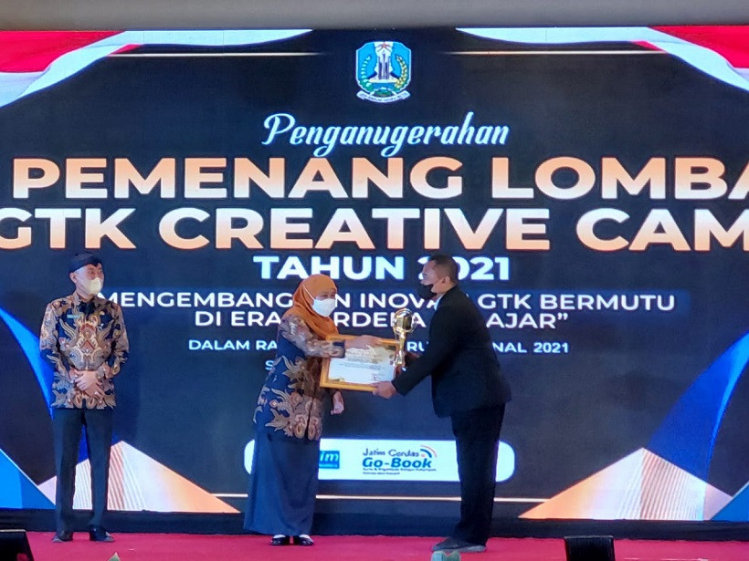 Dibimbing Undika, Buku Biologi Karya Guru SMAN 1 Gedangan Raih Penghargaan di GTK GCC 2021