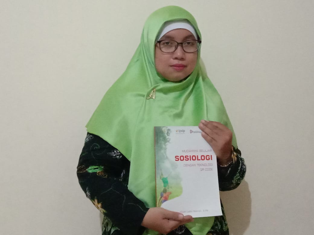 Undika Berhasil Membimbing Guru SMAN 2 Taruna Banyuwangi Bikin Buku Ajar Berbasis IT