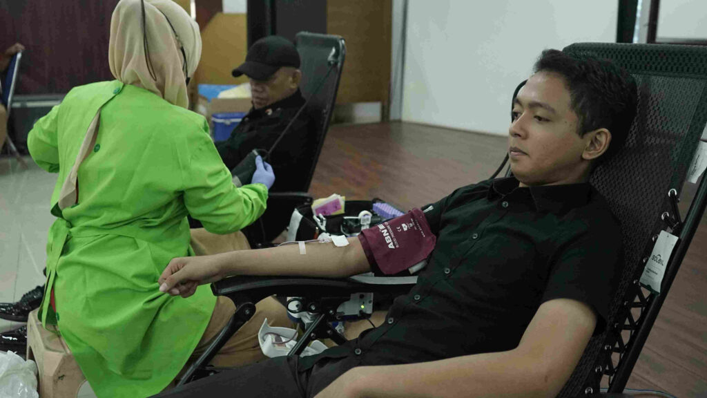 Wujud Kepedulian dan Semangat Membantu Sesama, UKM KSR Universitas Dinamika Gelar Donor Darah