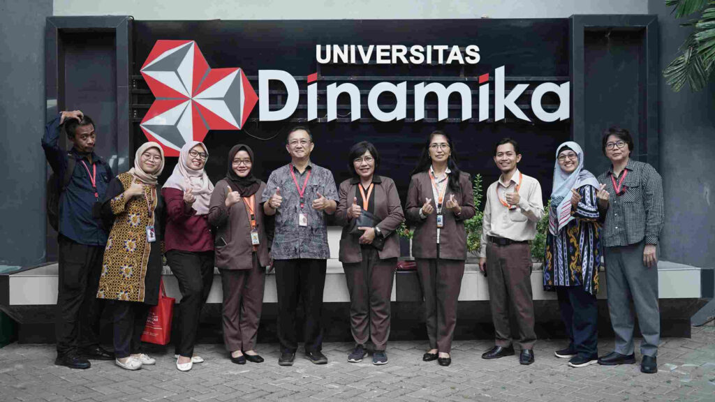 STIKES Adi Husada Kunjungi Universitas Dinamika Guna Kembangkan Mutu Pendidikan Berbasis IT