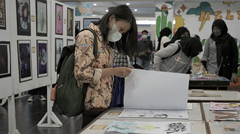 Pamerkan Rebranding Desa hingga Fashion Mix Media di Melebur Exhibition