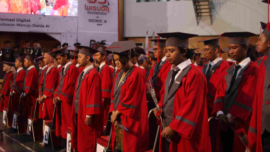 Wisuda ke-53 Universitas Dinamika Siapkan Wisudawan hadapi Dunia Artificial Intelligence