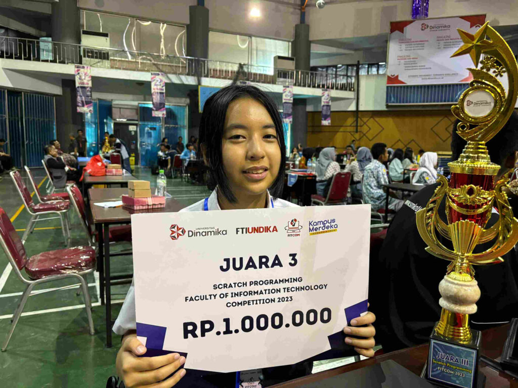 Kisah Elvira Kusumo Santosa: Programmer Remaja asal Tegal yang Raih Juara 3 di FITCOM