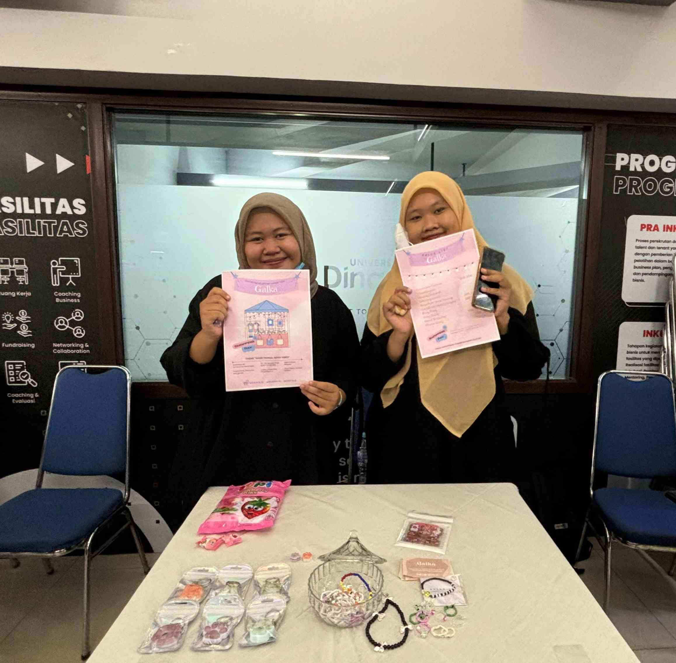 Pameran Kewirausahaan Manajemen Tawarkan Aneka Produk Hasil Kreativitas Mahasiswa